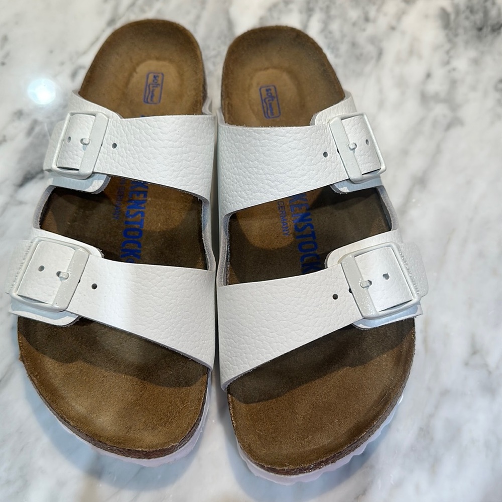 Birkenstock Arizona Soft Footbed Sandal in White Leather Size 36